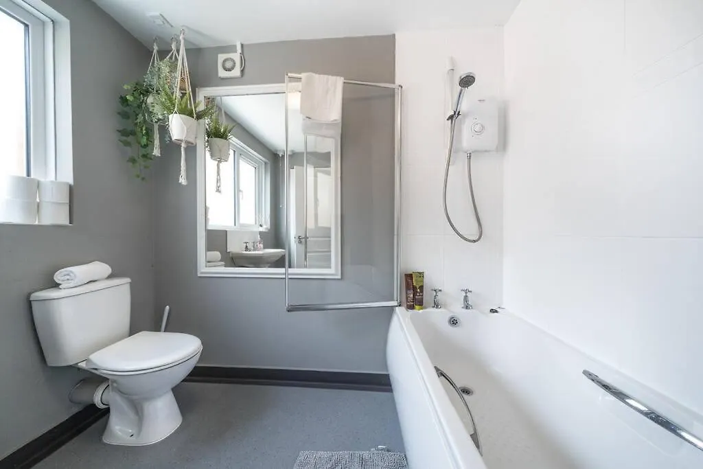 Cosy 2 Bedroom Town House Close To City Centre 贝尔法斯特 0*,
