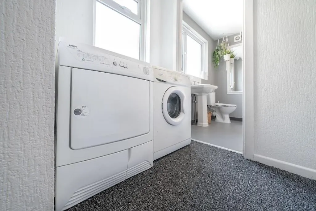 Cosy 2 Bedroom Town House Close To City Centre 贝尔法斯特 英国