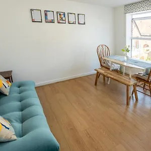 https://pass-the-keys-modern-stylish-apartment-with-parking.bournemouth-hotels.org