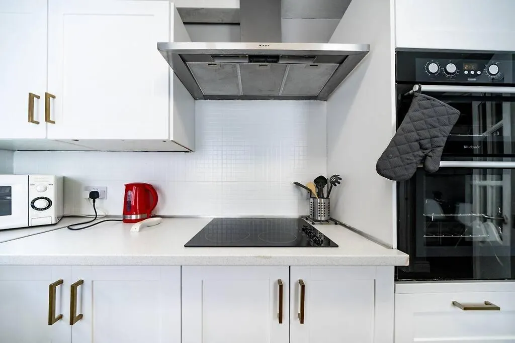 Cosy 2 Bedroom Town House Close To City Centre Belfast 0*,  United Kingdom